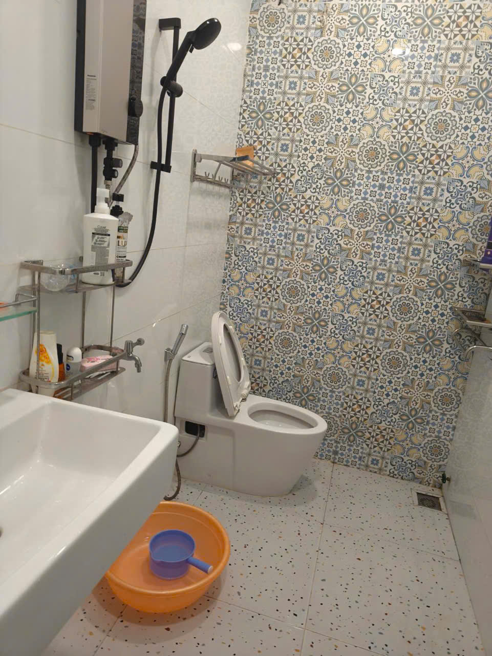 NHà DT 110M2, 4,8x23, Giá: 5,6 tỉ. Hẻm xe hơi lớn sát Vinhome Đường Lê Văn Việt